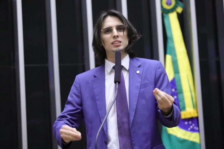 Projeto cria política nacional de conectividade sustentável para comunidades remotas - Notícias