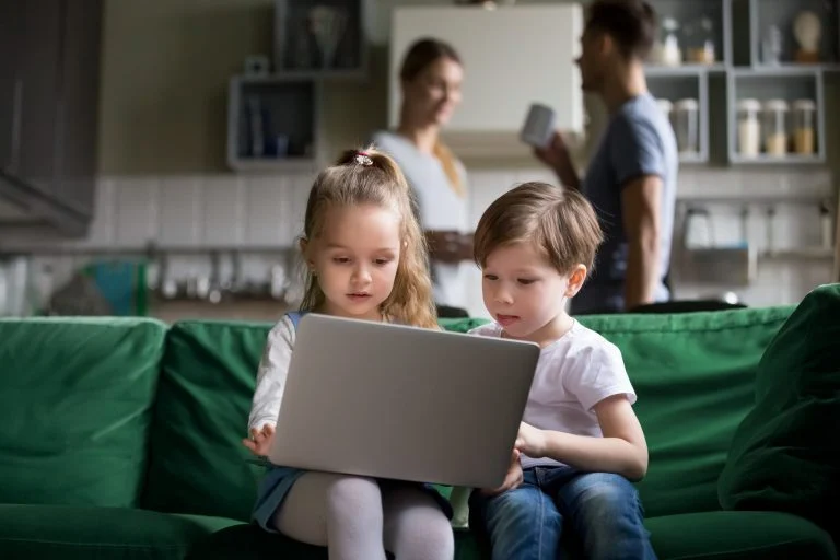 Comissão especial debate primeira infância e uso responsável de tecnologias digitais - Notícias