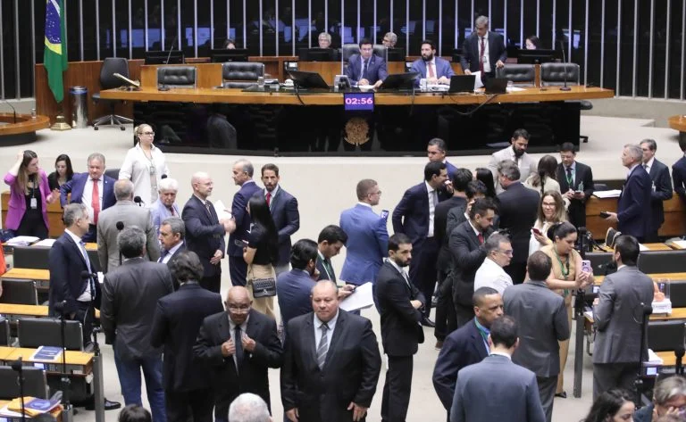 Câmara aprova projeto que prevê cobrança de tributo sobre o serviço de streaming audiovisual - Notícias